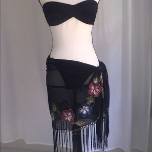NWT Gorgeous Surface fringe wrap coverup